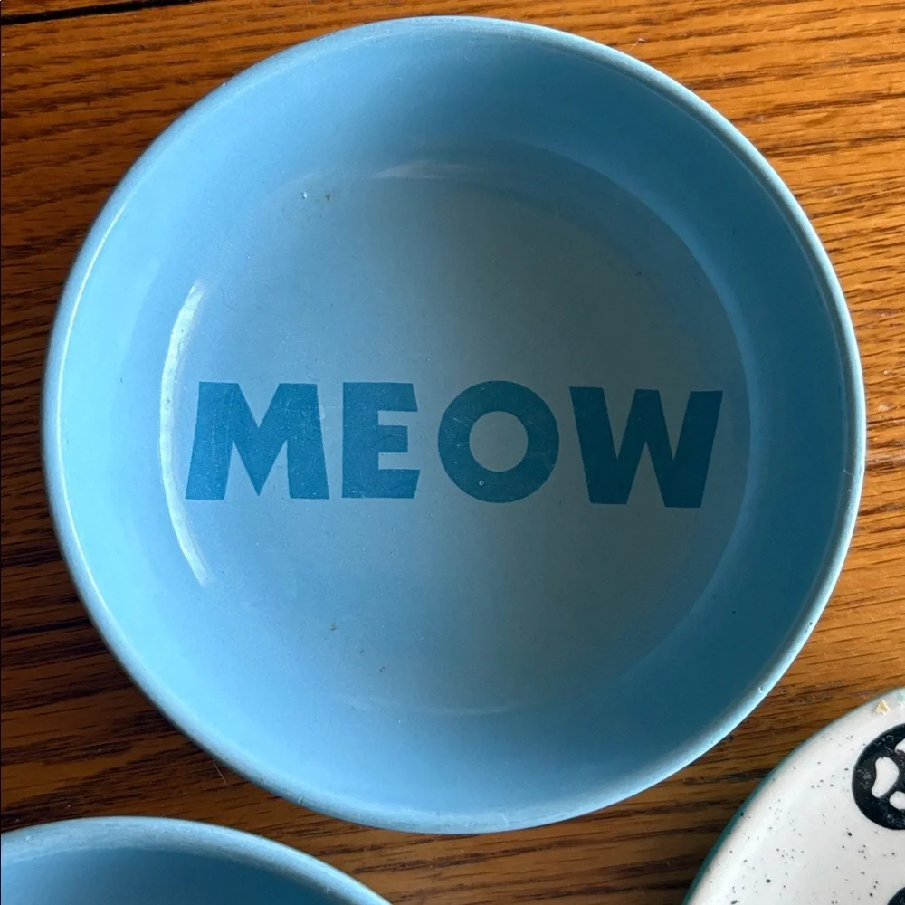 Set/5 Good used condition Blue Ceramic Pet Bowls Set with 'MEOW' and 'WOOF'